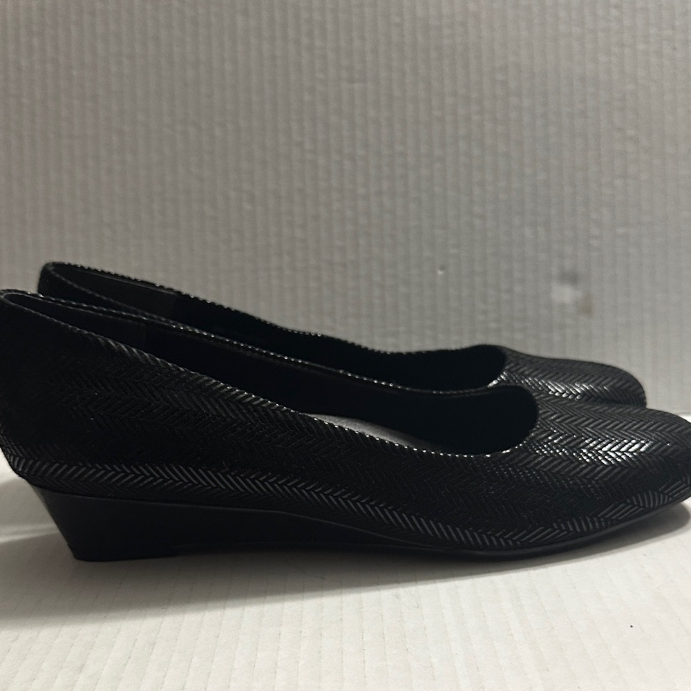 Trotters Black Patterned Flats - image 8